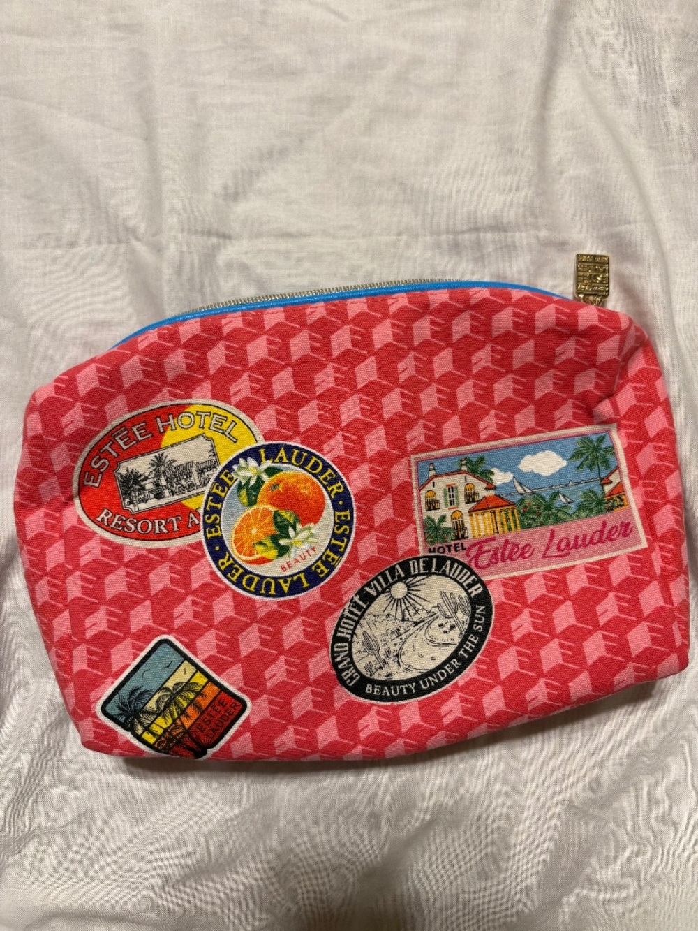NWOT Estée Lauder 2017 Heritage Travel Patch Cosmetic Bag - Retro Pink Geometric